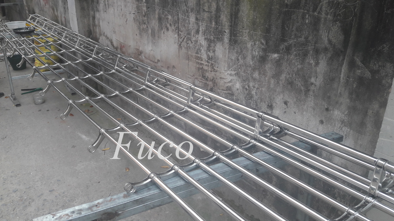 Cửa cuốn song ngang ống tròn 19 và phi 21, INOX 201 và INOX 304